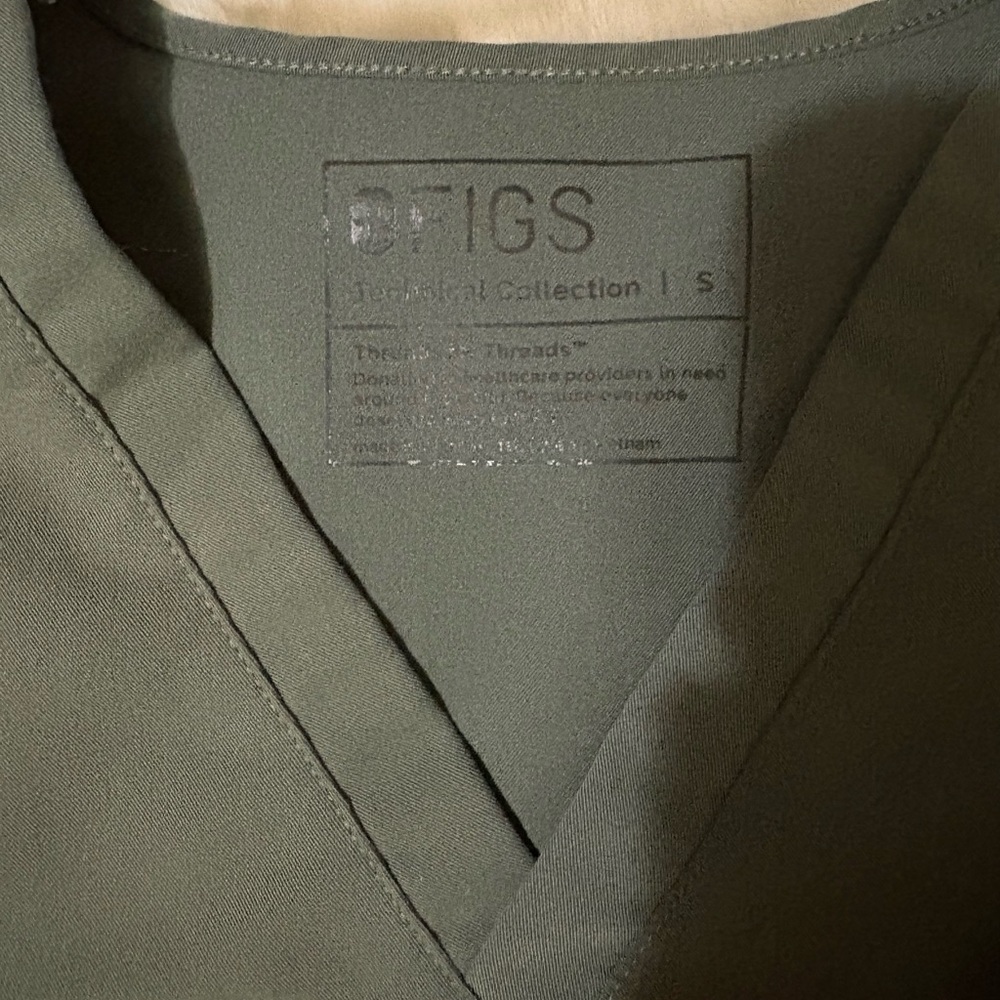 Figs Moss Scrub Set - Picture 2 of 3